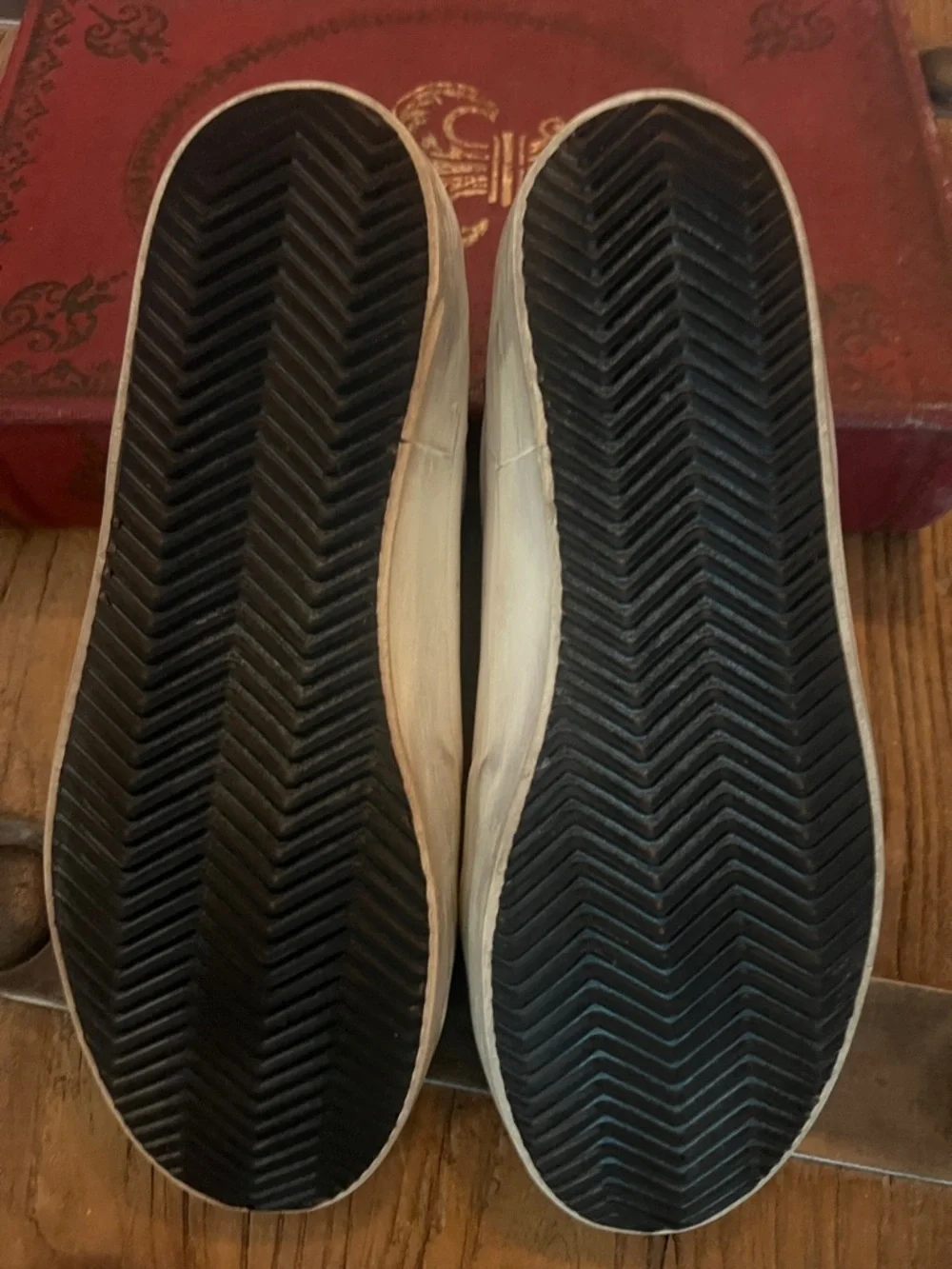 Golden Goose Superstar White Sneakers Classic Style - Picture 4 of 5